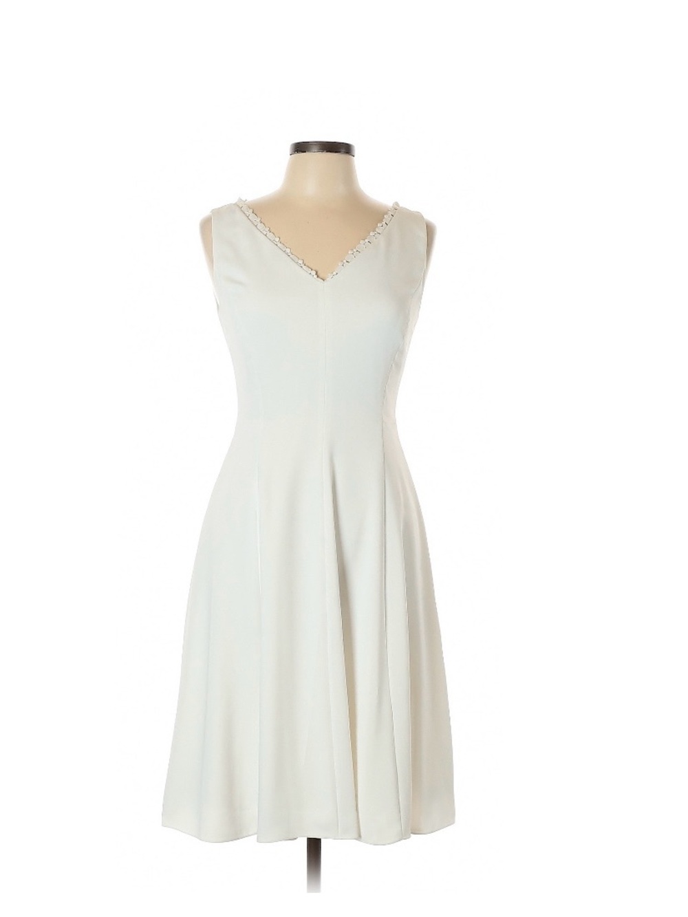 Elegant Elie Tahari Cream V-Neck Midi Dress